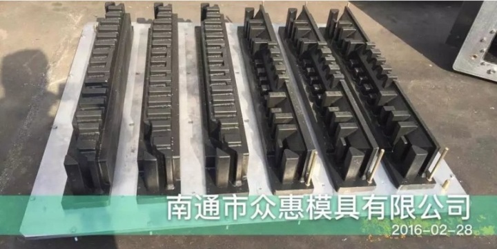 保险杠模具