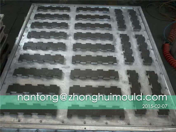 Insulated Brick Sandwich Mould