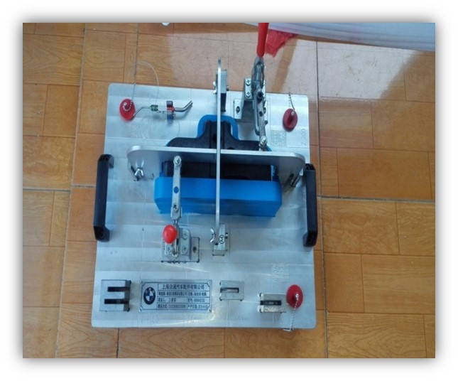BMW door panel product tester